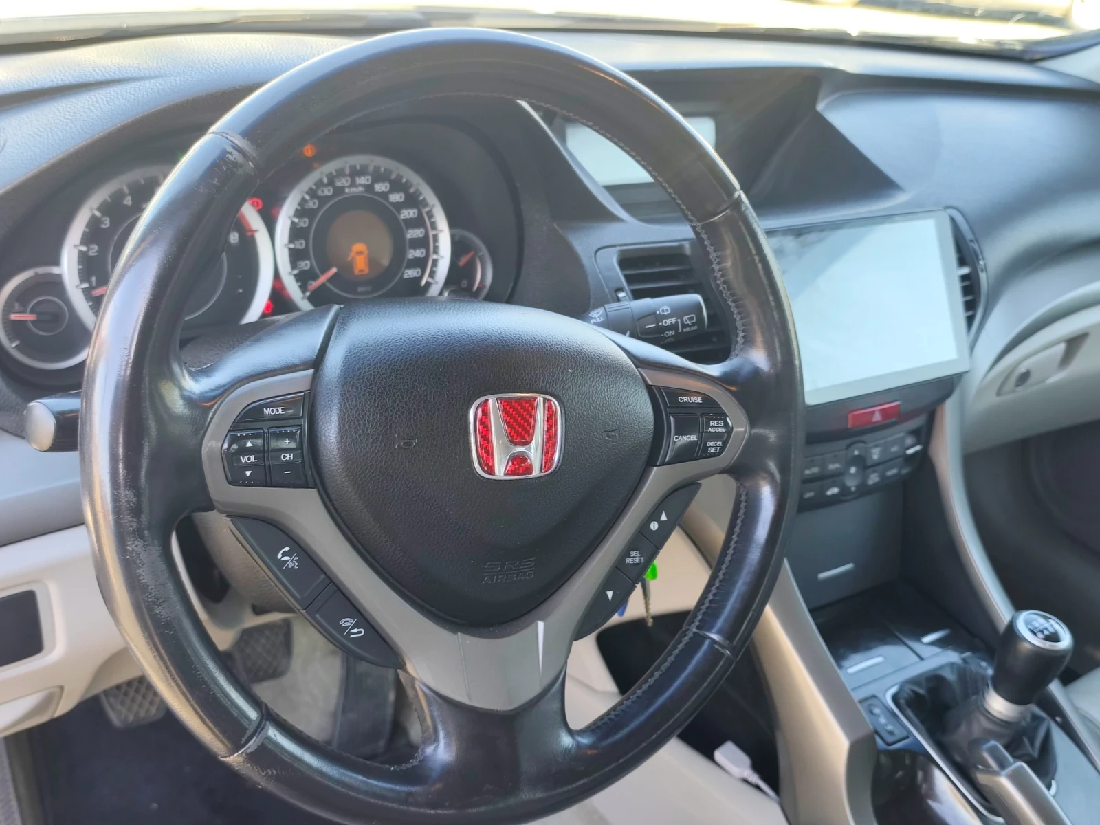 Honda Accord 2.0 156кс, снимка 6 - Автомобили и джипове - 54385843