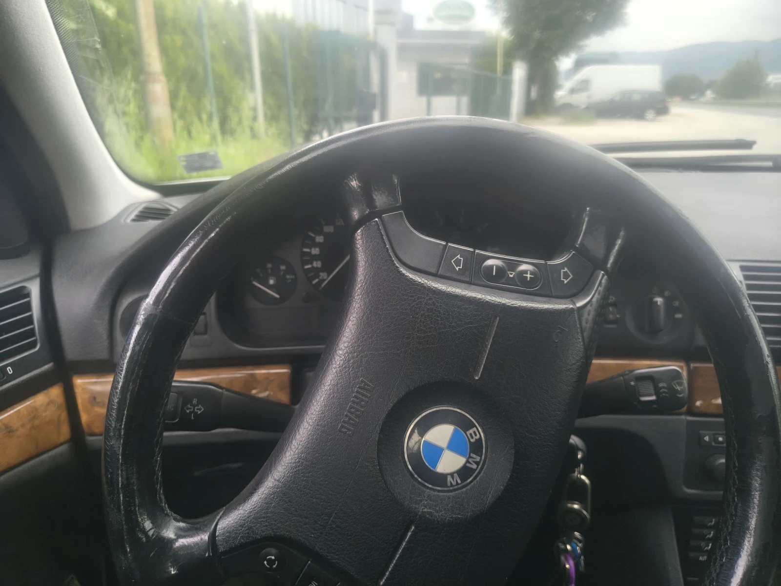 BMW 523 i, снимка 13 - Автомобили и джипове - 54486003