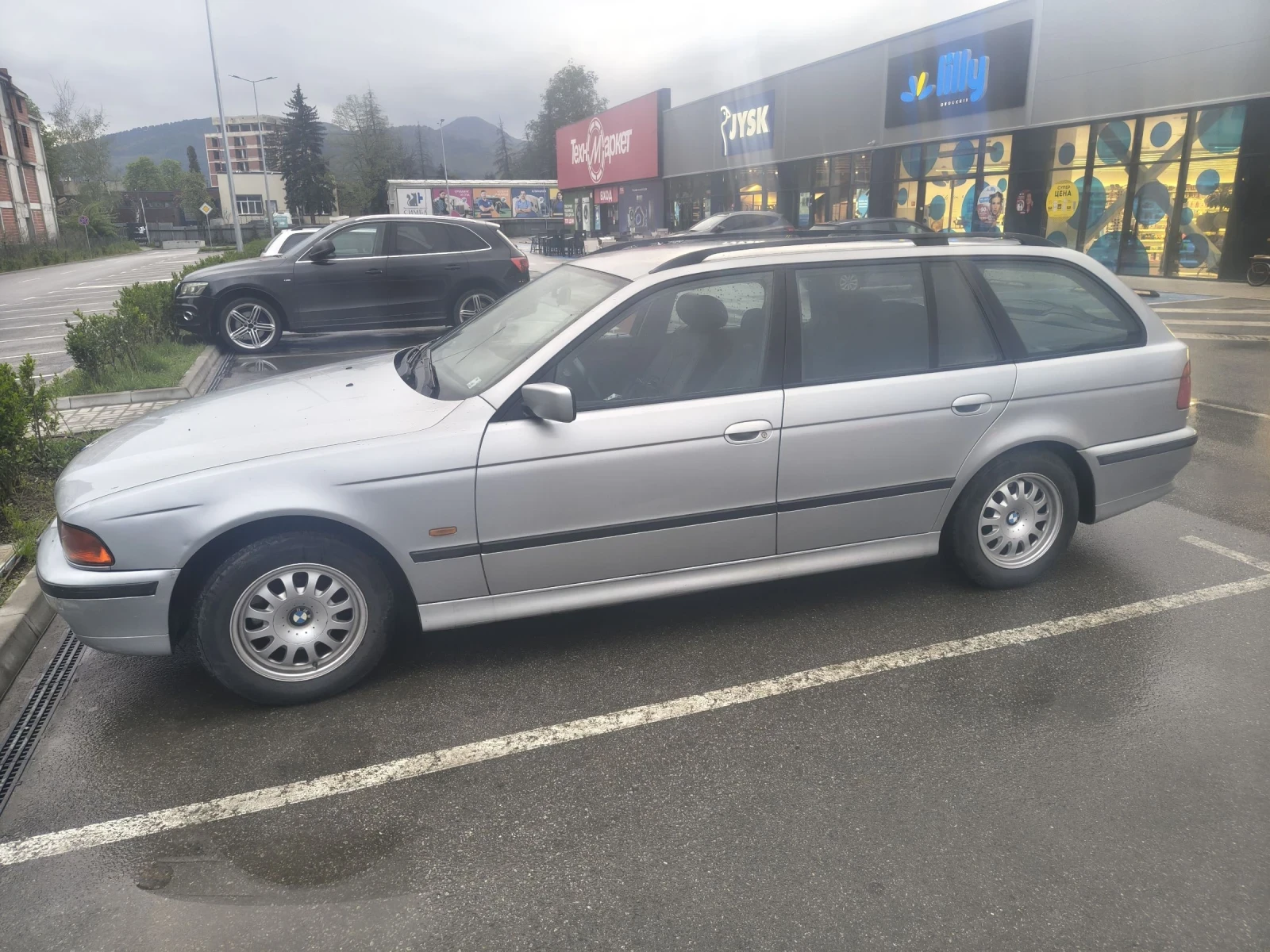 BMW 523 i, снимка 3 - Автомобили и джипове - 54486003