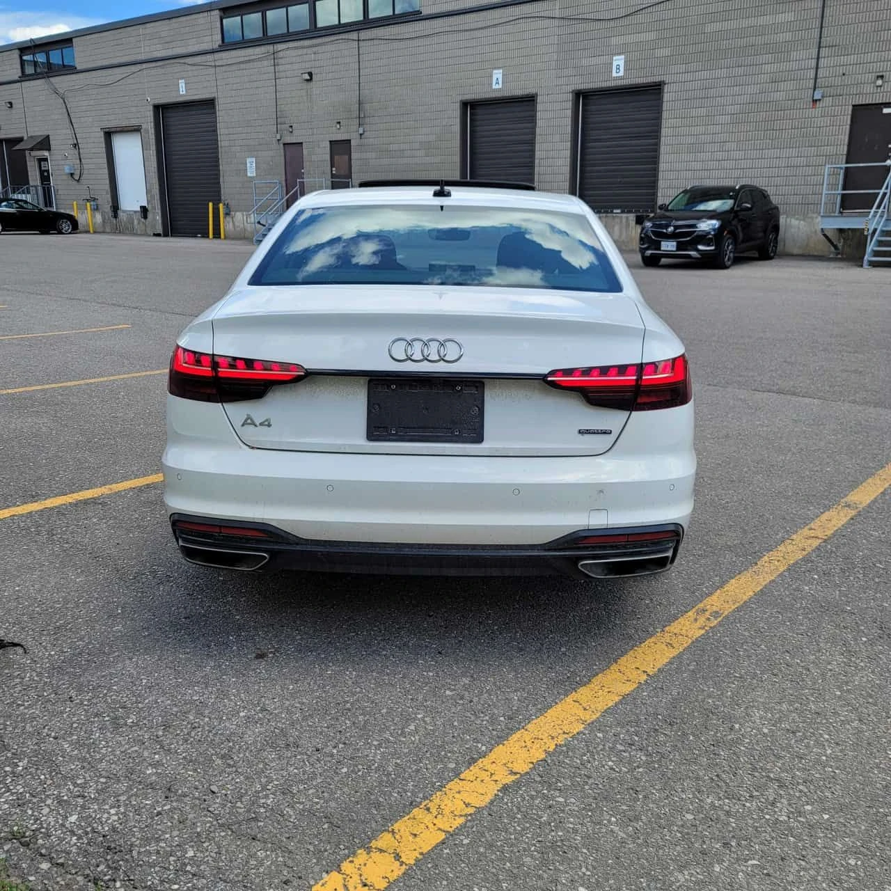 Audi A4 Komfort/ШИБИДАХ/ПОДГРЕВИ, снимка 5 - Автомобили и джипове - 55006046