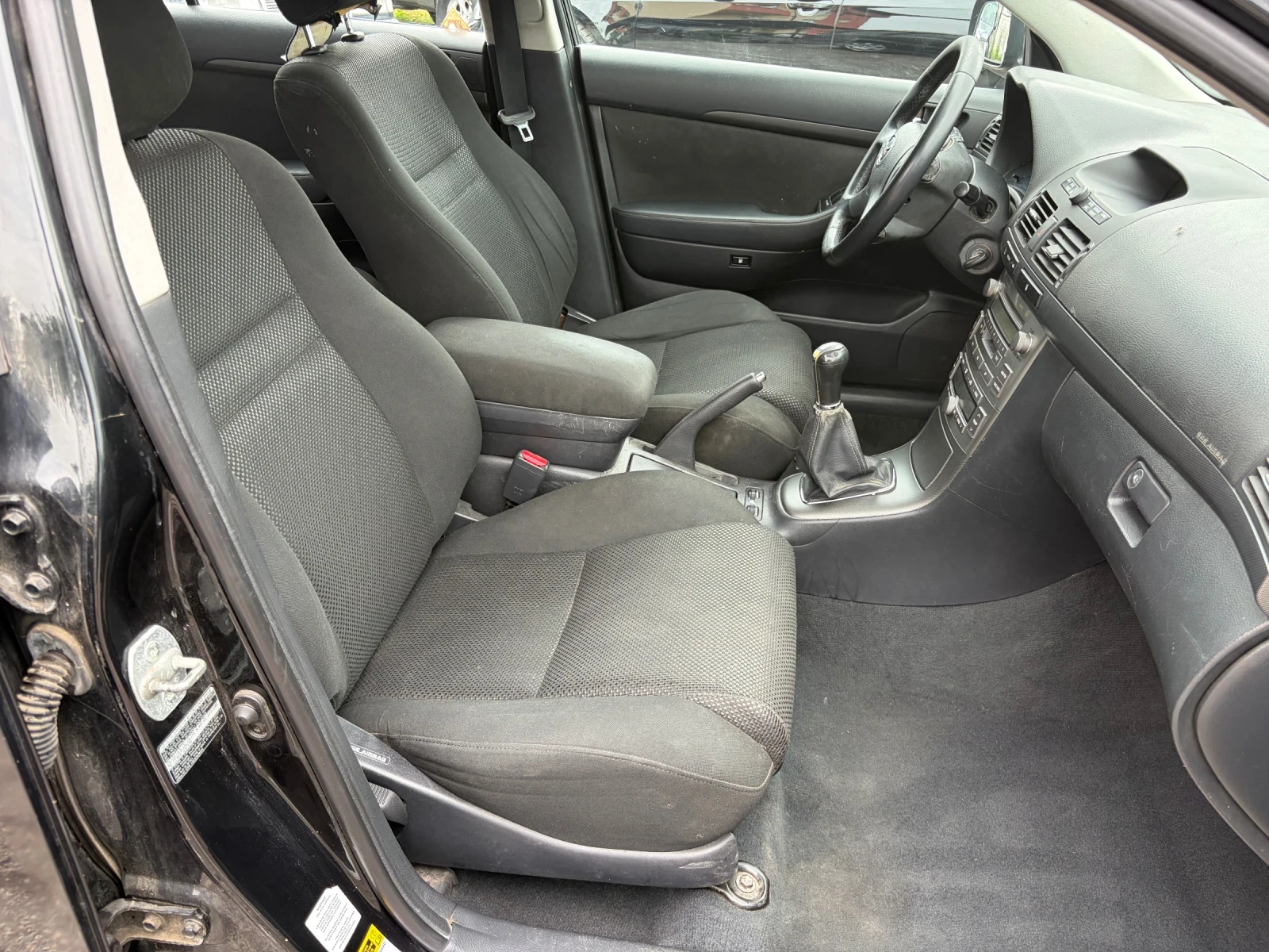Toyota Avensis, снимка 10 - Автомобили и джипове - 55141268