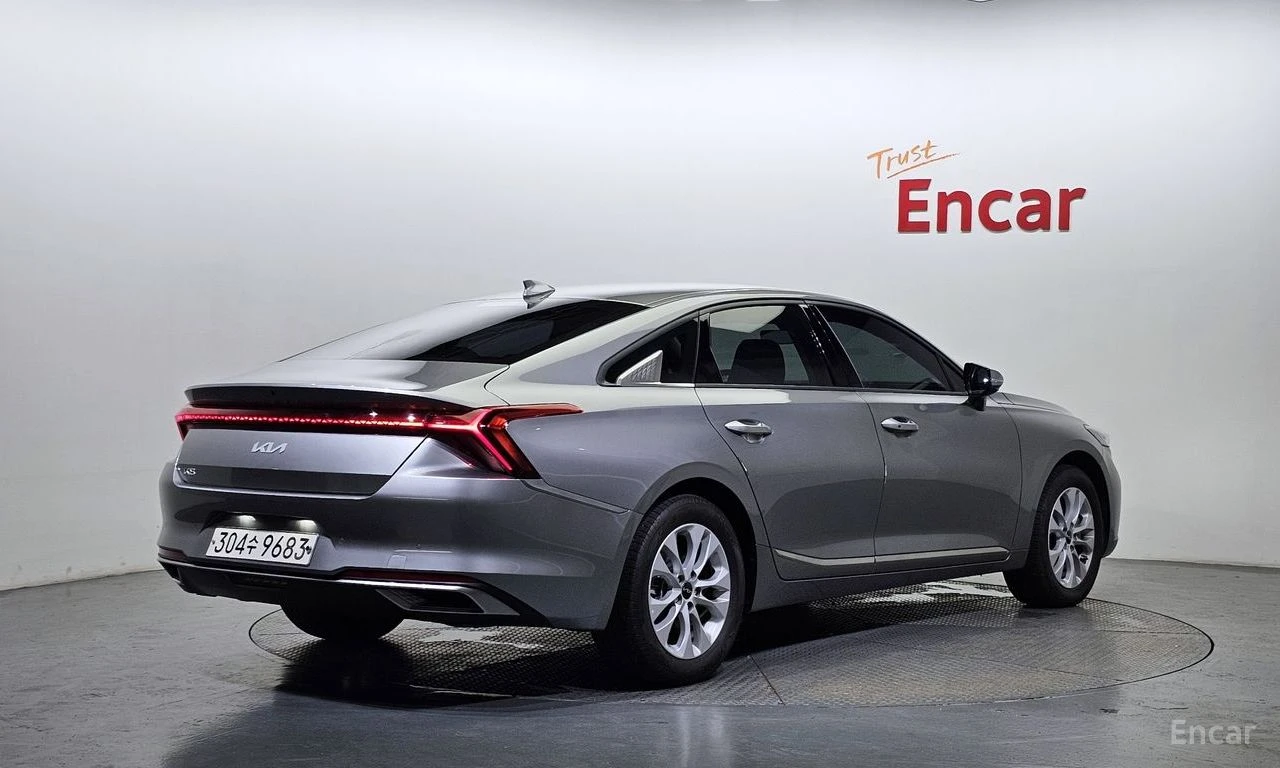 Kia K8 3.5* LPG* ПОДГРЕВ* ОБДУХВАНЕ* 360КАМЕРА* КЕЙЛЕС* , снимка 2 - Автомобили и джипове - 55351683