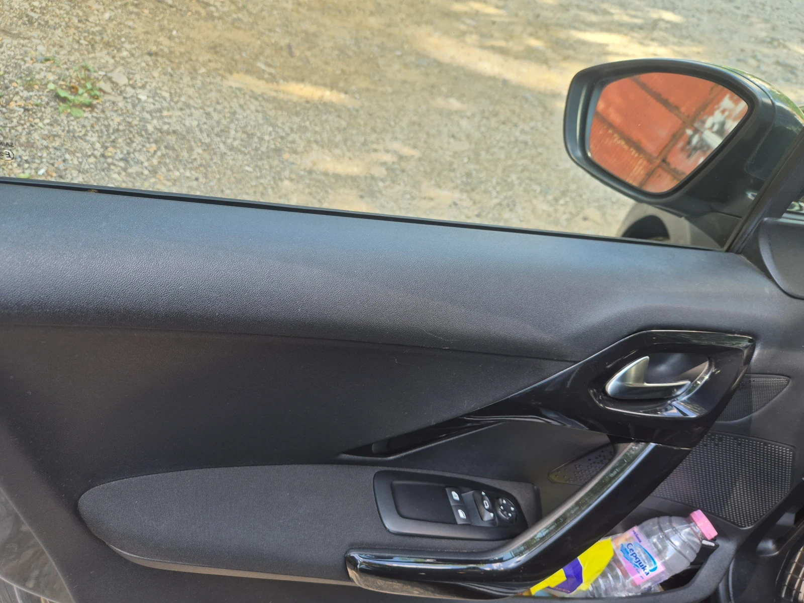 Peugeot 208, снимка 10 - Автомобили и джипове - 55385118