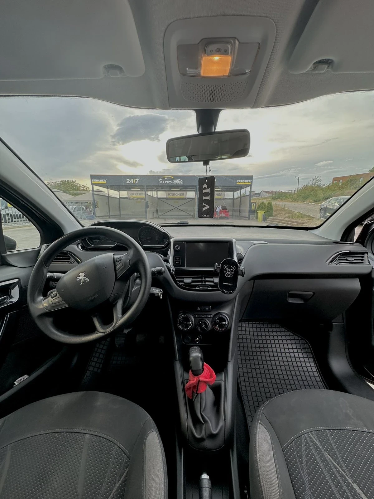 Peugeot 208, снимка 2 - Автомобили и джипове - 56202292