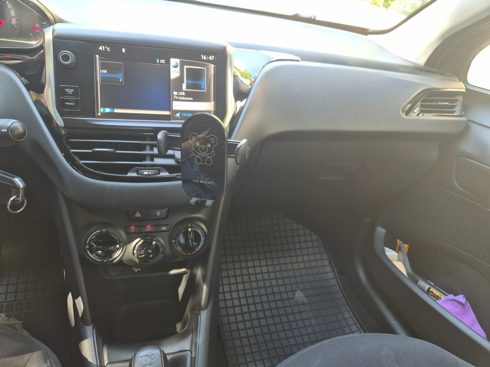 Peugeot 208, снимка 13 - Автомобили и джипове - 55385118