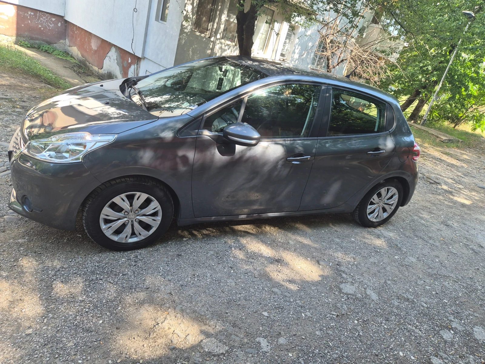 Peugeot 208, снимка 4 - Автомобили и джипове - 55385118