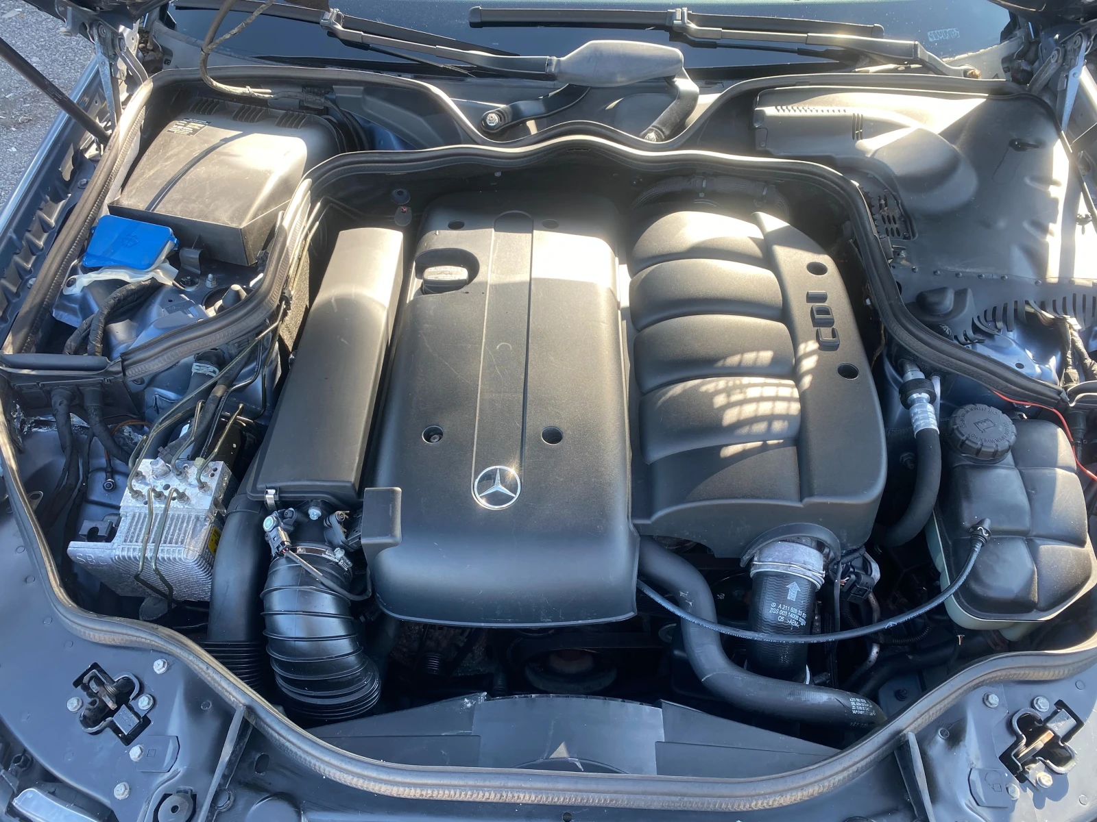 Mercedes-Benz E 220 CDi Седан Кожа Обдухване Подгрев Нави 16:9 Italy, снимка 15 - Автомобили и джипове - 55483063