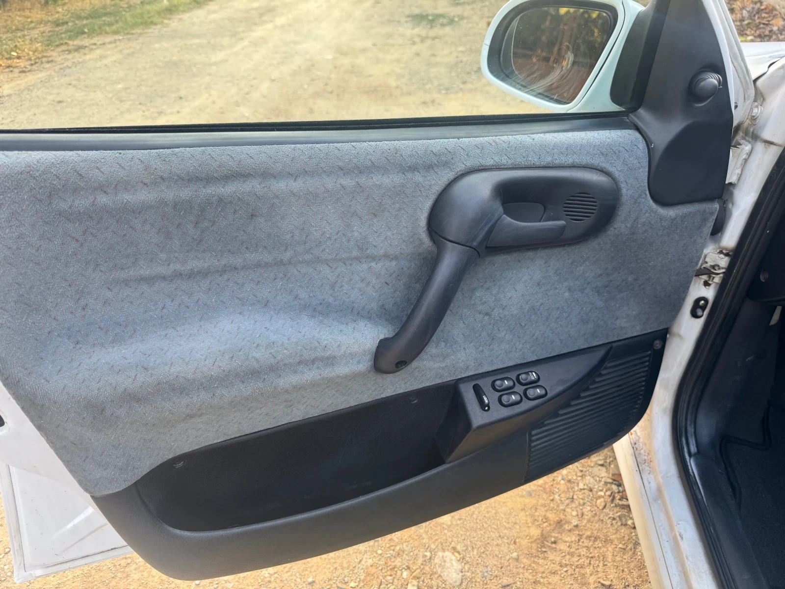 Opel Corsa, снимка 8 - Автомобили и джипове - 55600400