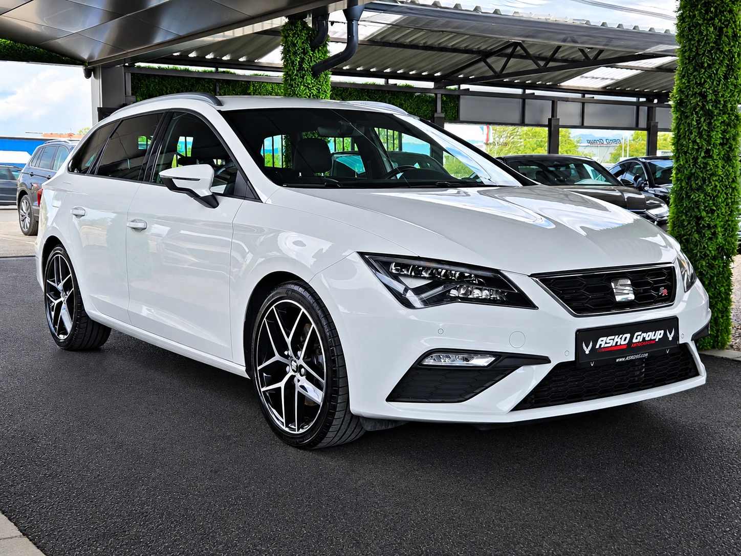 Seat Leon FR/2.0TDI/GERMANY/LED/CAMERA/CAR PLAY/AMBIENT/LIZI, снимка 3 - Автомобили и джипове - 56198173