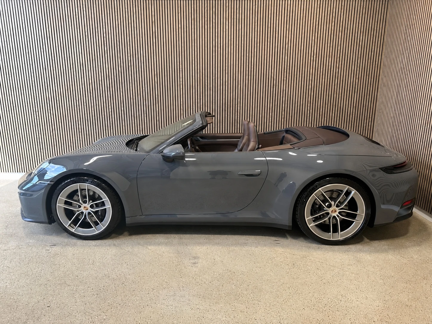 Porsche 911 992.2 Cabriolet, снимка 2 - Автомобили и джипове - 56544410
