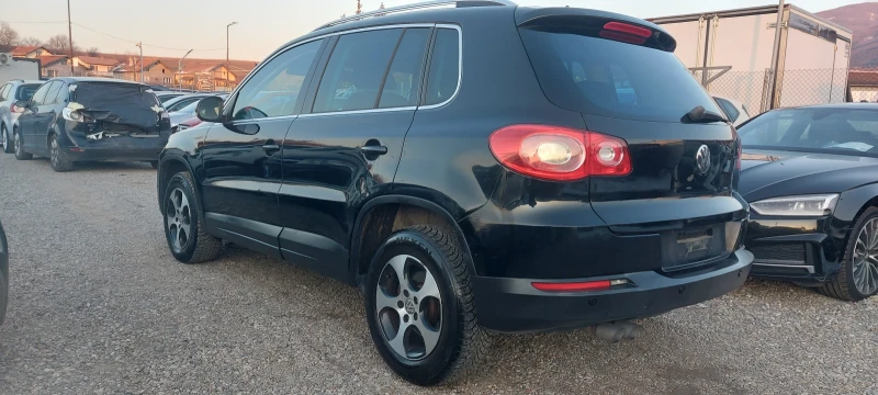 VW Tiguan 2.0tdi 4x4 Automat, снимка 2 - Автомобили и джипове - 49225016