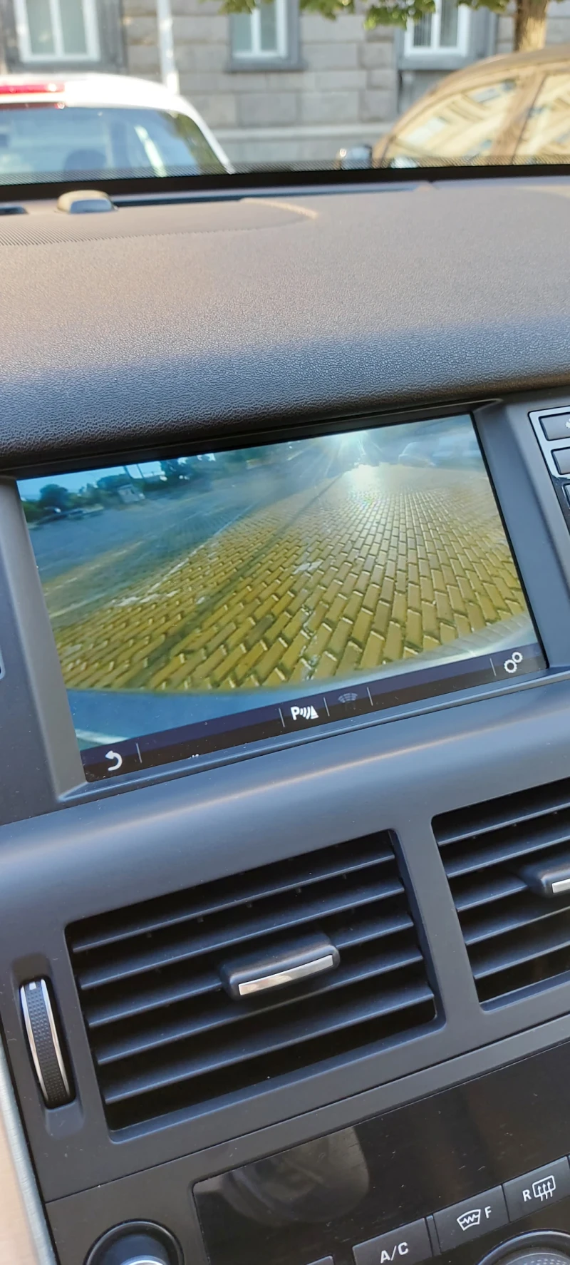 Land Rover Discovery Sport Безупречно техническо състояние/Сменени вериги , снимка 7 - Автомобили и джипове - 52460321