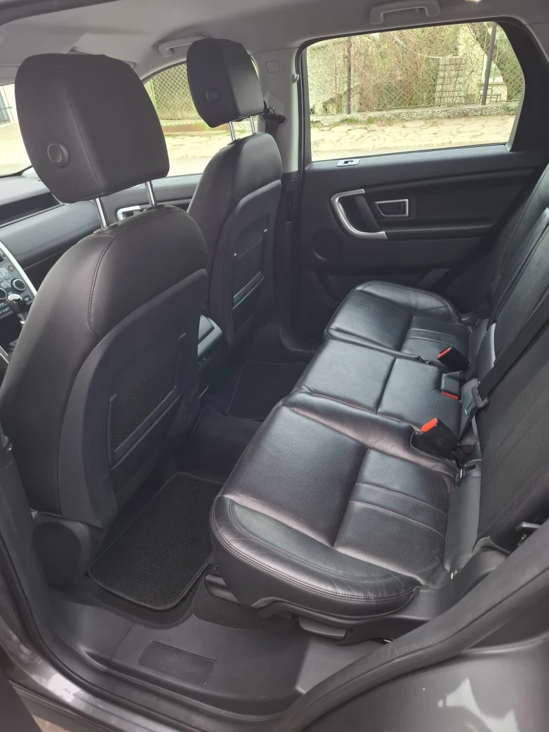 Land Rover Discovery Sport Безупречно техническо състояние/Сменени вериги , снимка 11 - Автомобили и джипове - 52460321