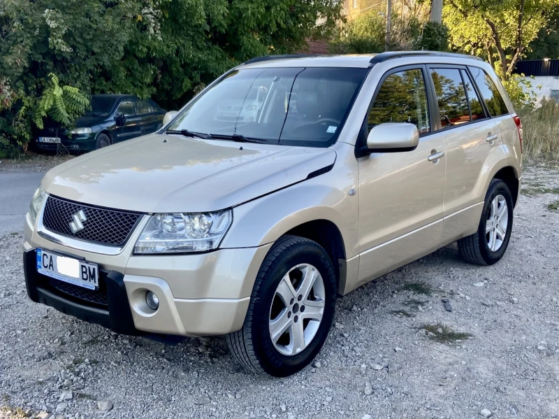 Suzuki Grand vitara 2.0i Бензин / Автоматик, снимка 3 - Автомобили и джипове - 51813434