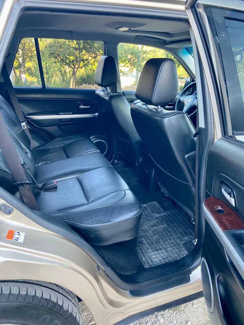 Suzuki Grand vitara 2.0i Бензин / Автоматик, снимка 13 - Автомобили и джипове - 51813434