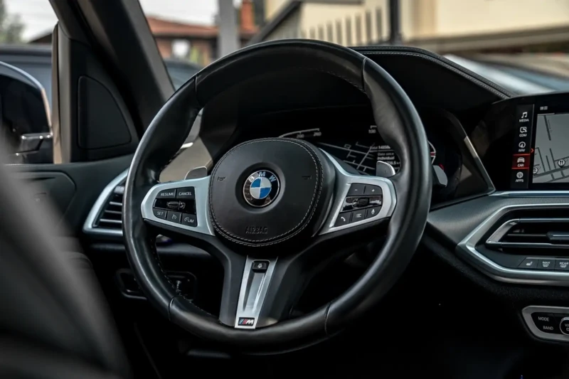 BMW X5 SWAROVSKI, MPACK, HEAD UP, HARMAN/KARDON, 360* MAС, снимка 12 - Автомобили и джипове - 52493823