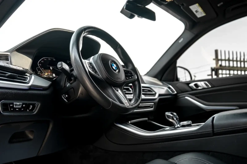 BMW X5 SWAROVSKI, MPACK, HEAD UP, HARMAN/KARDON, 360* MAС, снимка 11 - Автомобили и джипове - 52493823