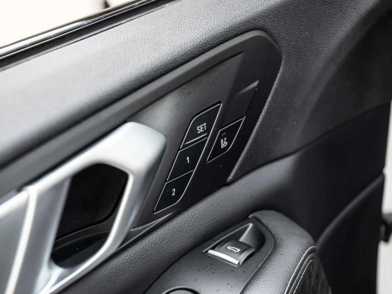 BMW X5 xDrive40i Mpack | HUD| AIR SUS| LASER| CARFAX, снимка 13 - Автомобили и джипове - 53354639