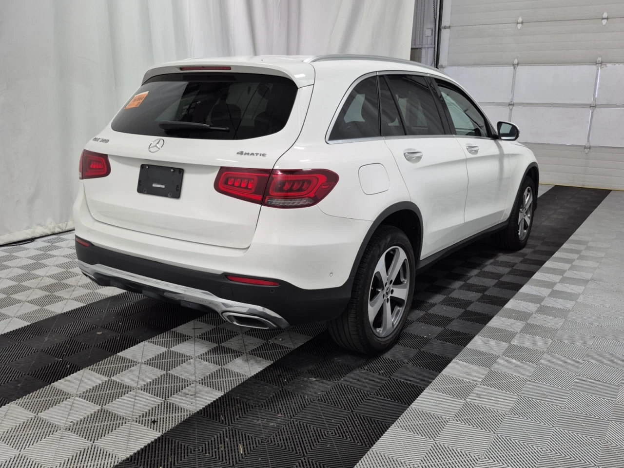 Mercedes-Benz GLC 300 * CARFAX * АВТО КРЕДИТ * ЦЕНА ДО БГ! - изображение 5