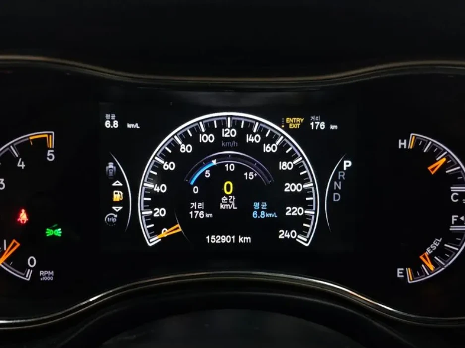Jeep Grand cherokee 3.0 Diesel Overland WK2, снимка 8 - Автомобили и джипове - 54483839