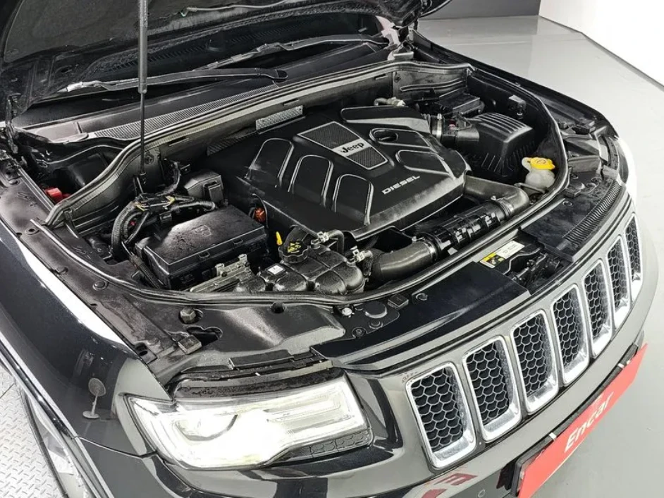 Jeep Grand cherokee 3.0 Diesel Overland WK2, снимка 6 - Автомобили и джипове - 54483839