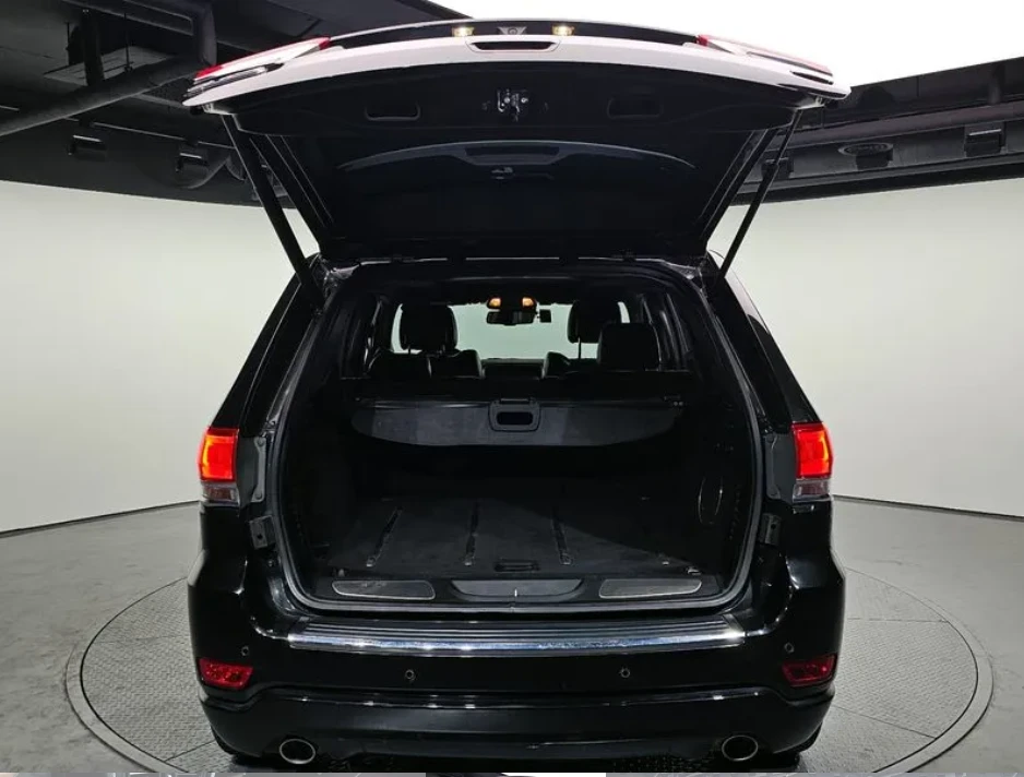 Jeep Grand cherokee 3.0 Diesel Overland WK2, снимка 15 - Автомобили и джипове - 54483839