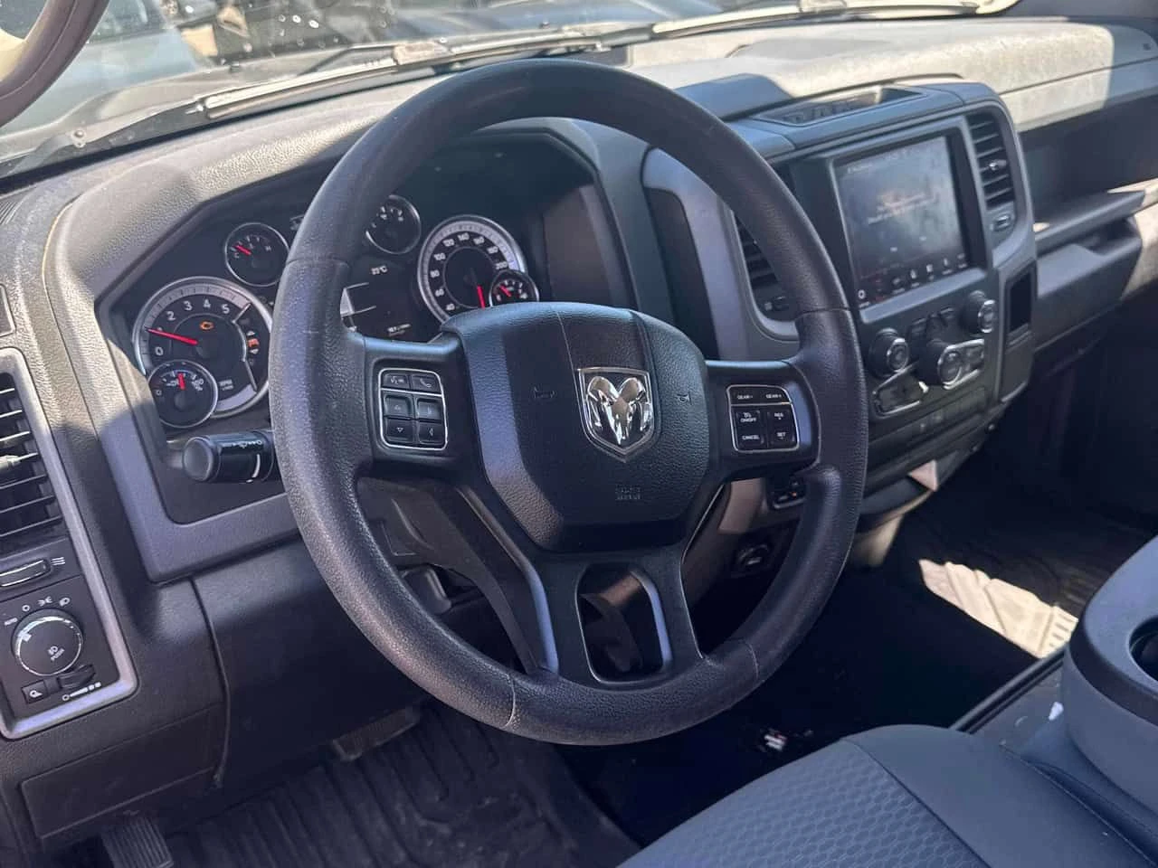Dodge RAM 1500 * Tradesman * CARFAX * БЕЗ ПЪРВОНАЧАЛНА ВНОСКА, снимка 5 - Автомобили и джипове - 54735876