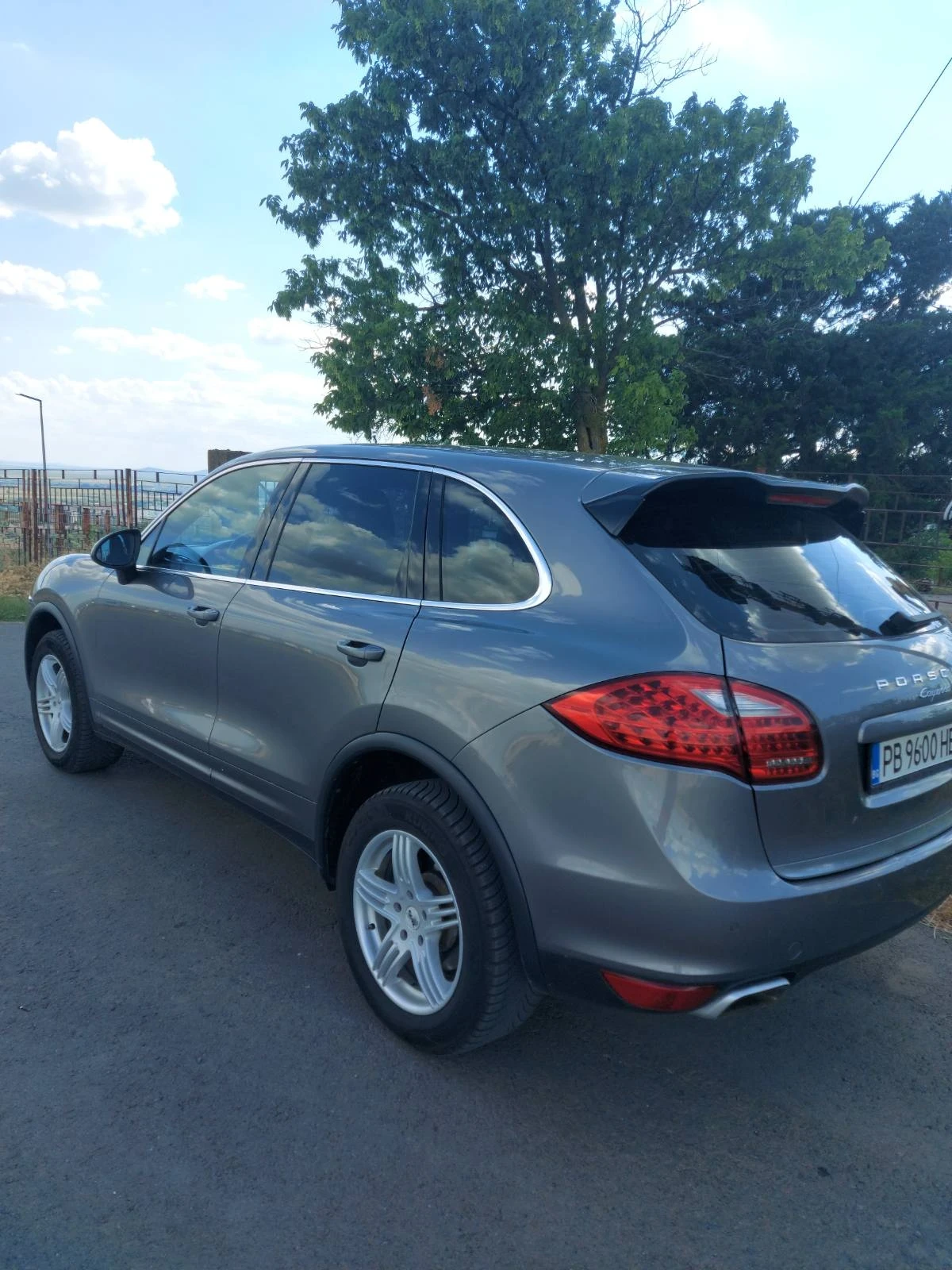 Porsche Cayenne, снимка 2 - Автомобили и джипове - 56008197