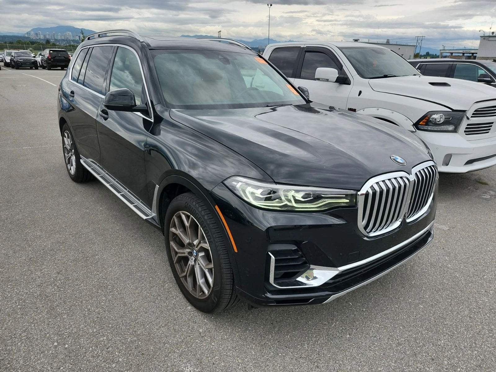 BMW X7 * XDRIVE40I * CARFAX * АВТОКРЕДИТ * , снимка 2 - Автомобили и джипове - 55864039