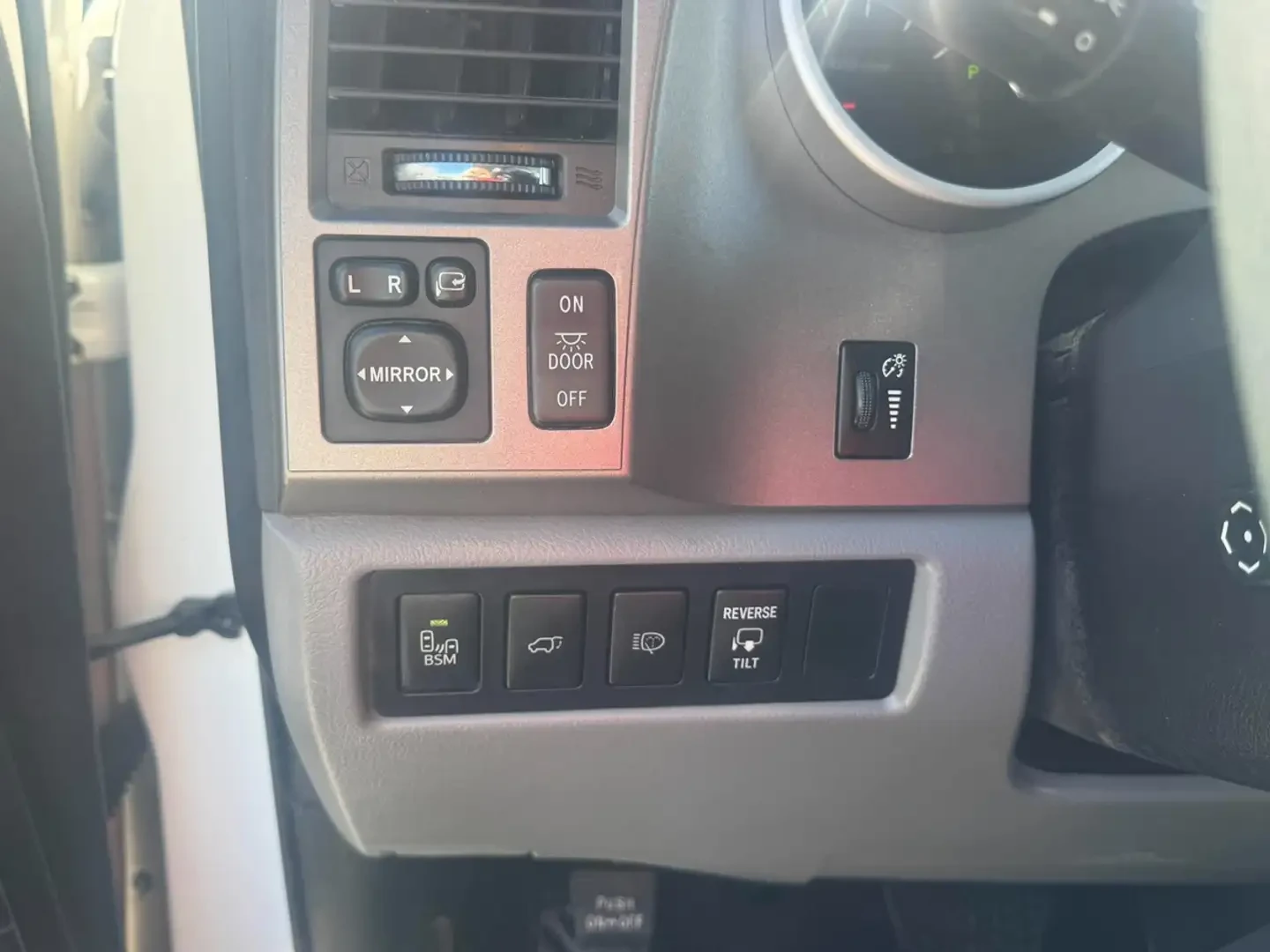 Toyota Sequoia 5.7* V8* LIMITED* �������* ������* JBL*  | Mobile.bg � ����������� 12
