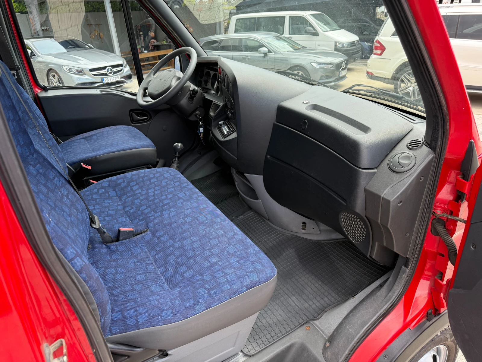 Iveco Daily 35C14 3.0HPI Товаропътнически Климатроник - изображение 9