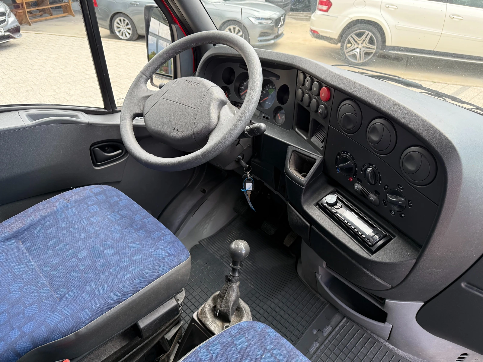 Iveco Daily 35C14 3.0HPI Товаропътнически Климатроник - изображение 10
