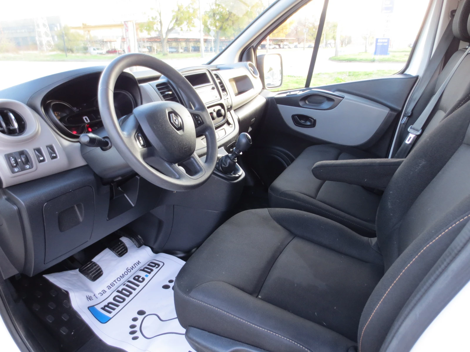 Renault Trafic 1.6 DCI - изображение 9