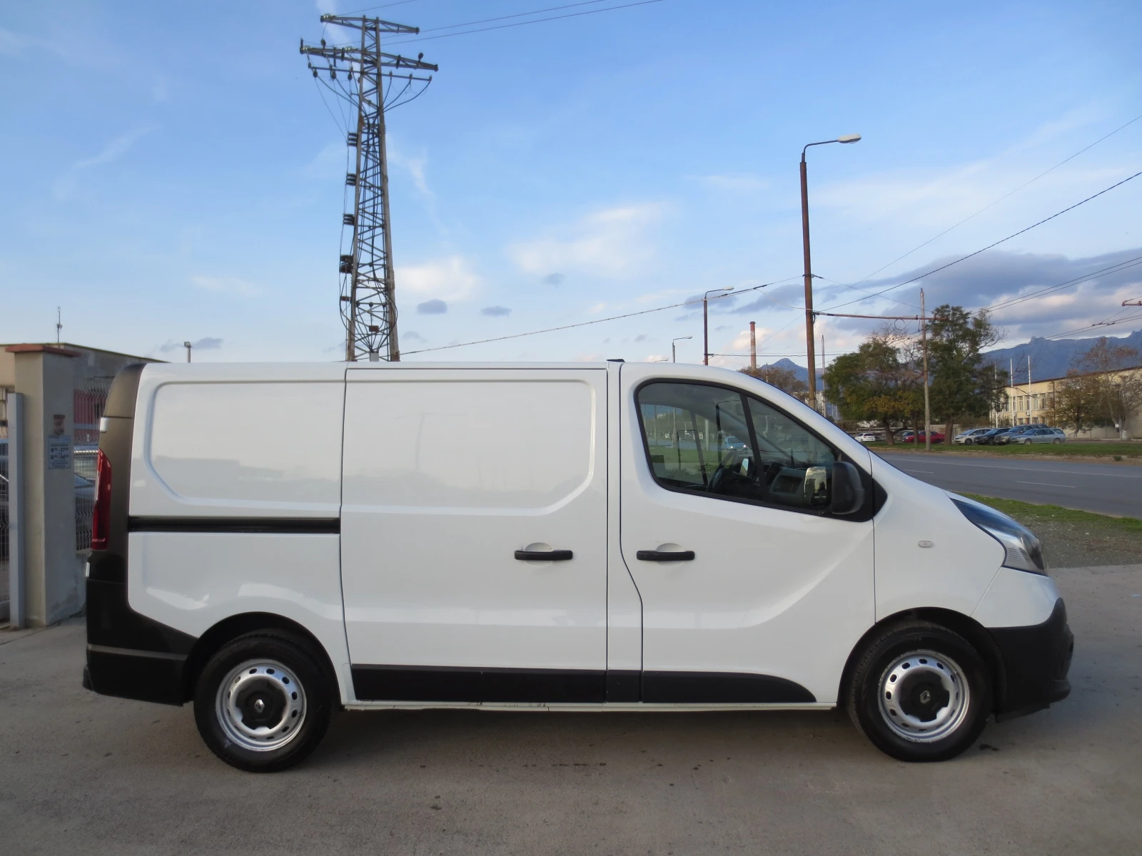 Renault Trafic 1.6 DCI - изображение 4