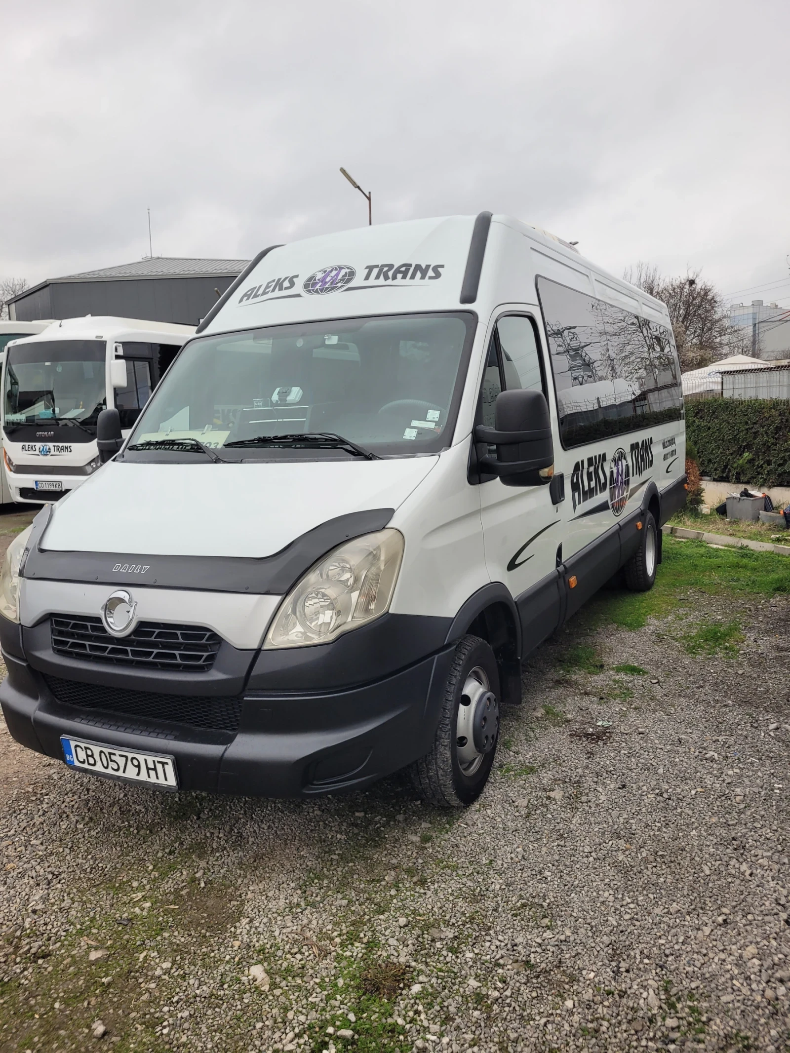 Iveco Daily, снимка 4 - Бусове и автобуси - 54441079