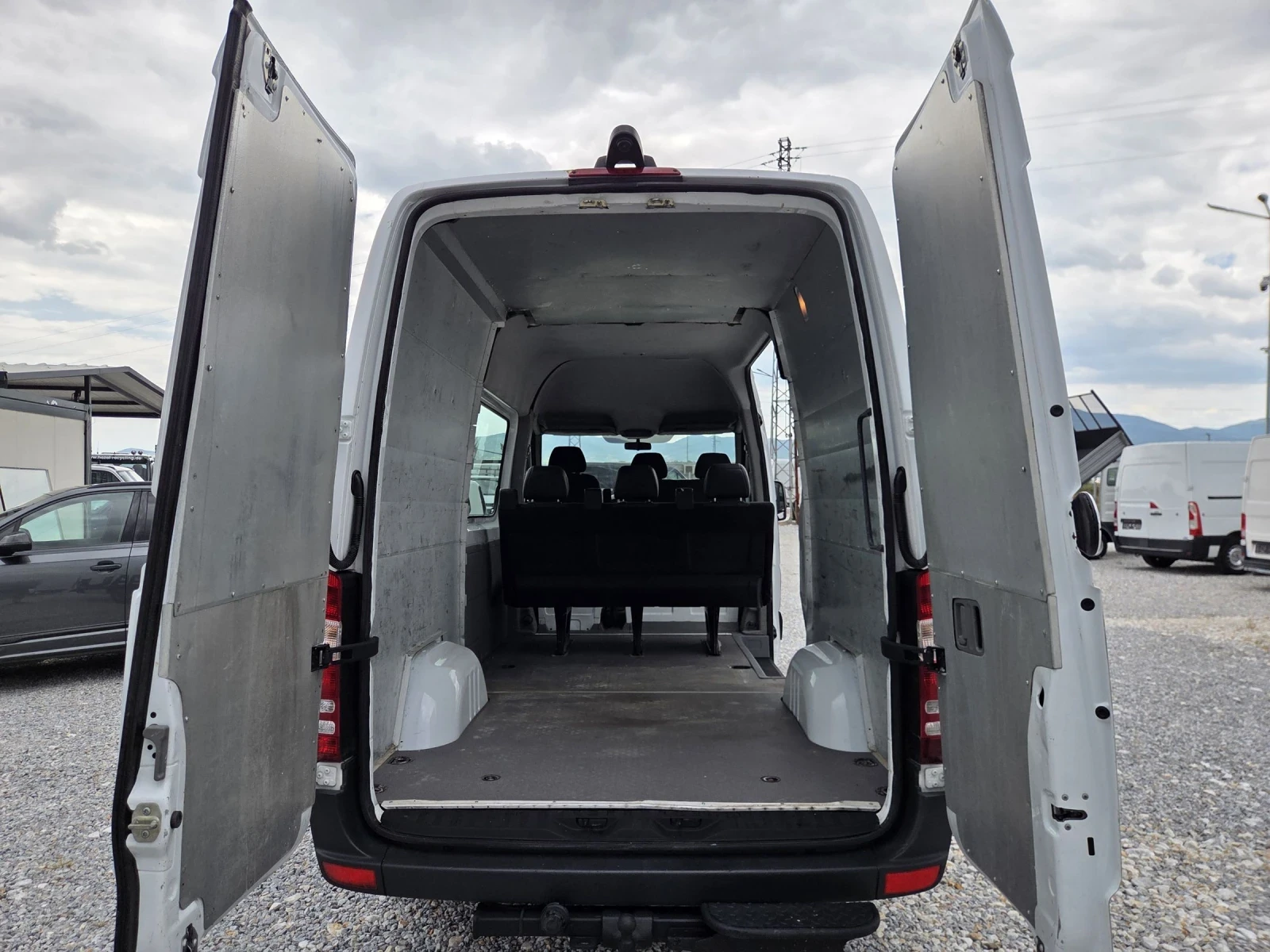 Mercedes-Benz Sprinter 313 CDI, Товаропътник, 6 местен, Климатик, Навигация, снимка 13 - Бусове и автобуси - 54740577