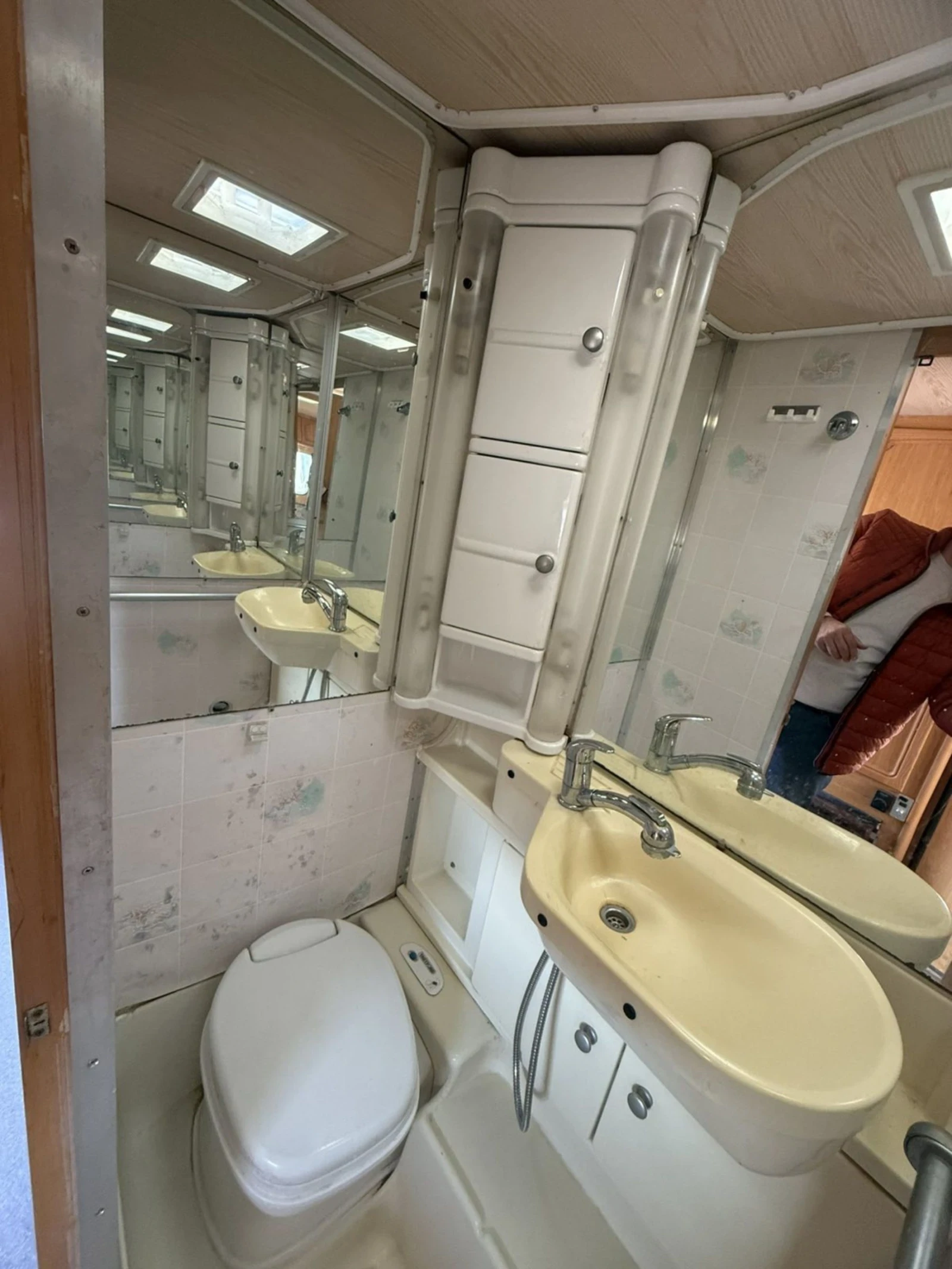 �������� Dethleffs | Mobile.bg � ����������� 12