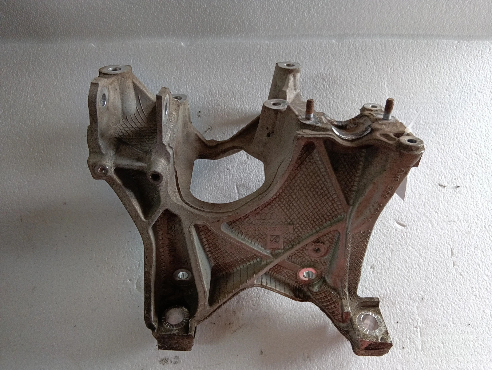 планка ЛЯВА 8W0399295E Audi A4