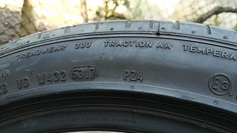 Гуми Летни 245/40R18, снимка 8 - Гуми и джанти - 25328922