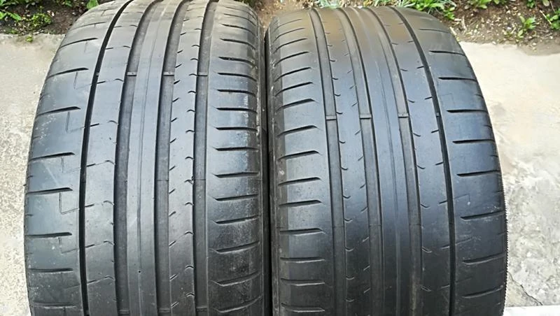 Гуми Летни 245/40R18, снимка 1 - Гуми и джанти - 25328922