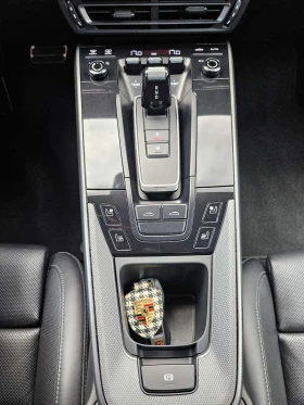 Porsche 911 TARGA 4S 992, снимка 16