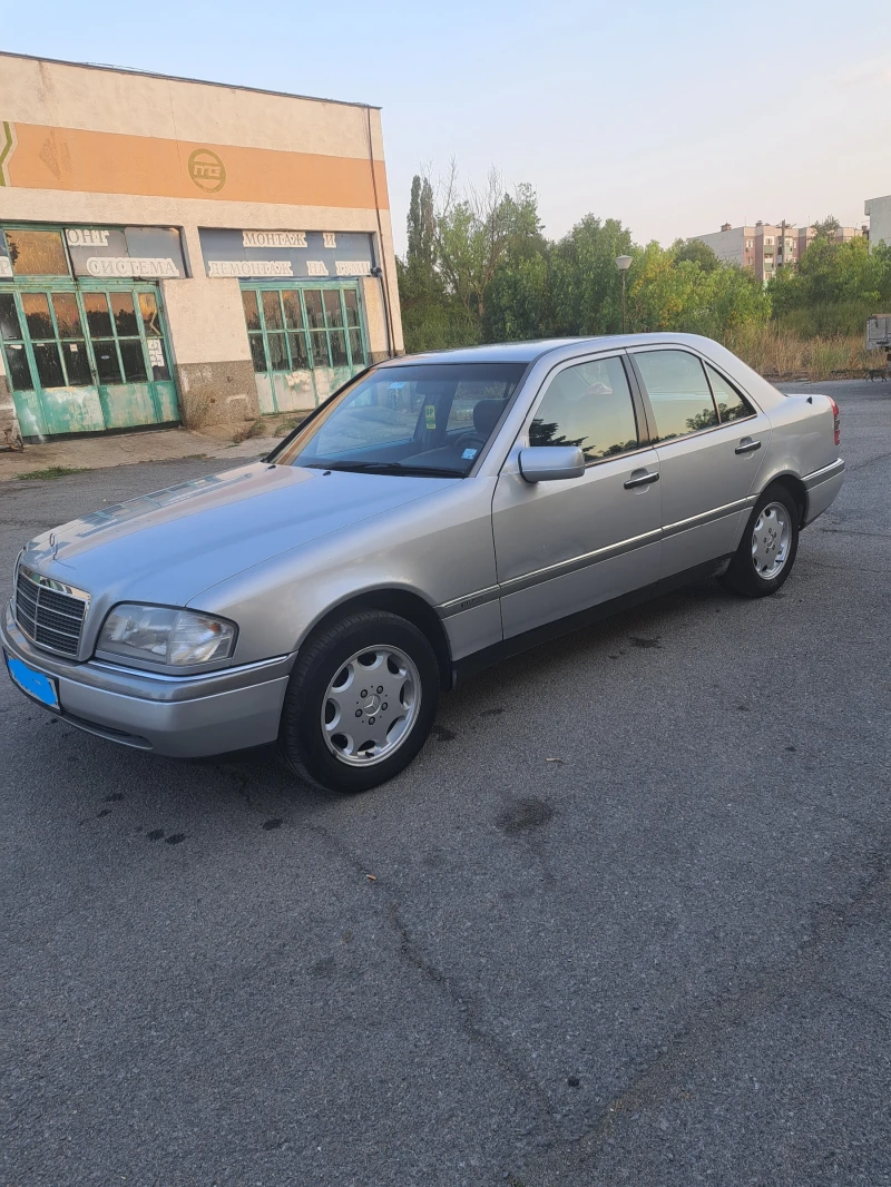 Mercedes-Benz C 220, снимка 3 - Автомобили и джипове - 47542042