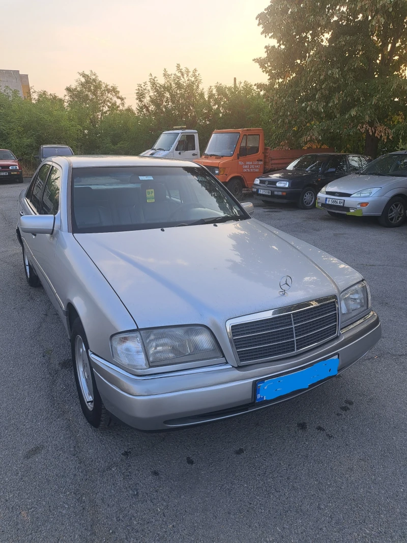 Mercedes-Benz C 220, снимка 2 - Автомобили и джипове - 47542042