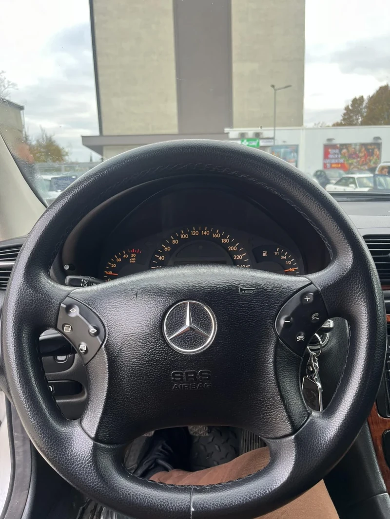 Mercedes-Benz C 220 2.2 Cdi, снимка 9 - Автомобили и джипове - 48007734