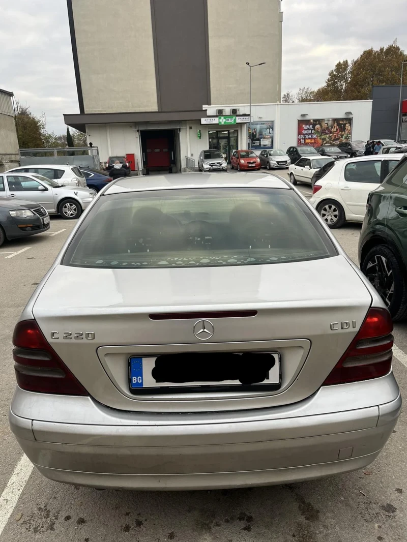 Mercedes-Benz C 220 2.2 Cdi, снимка 4 - Автомобили и джипове - 48007734