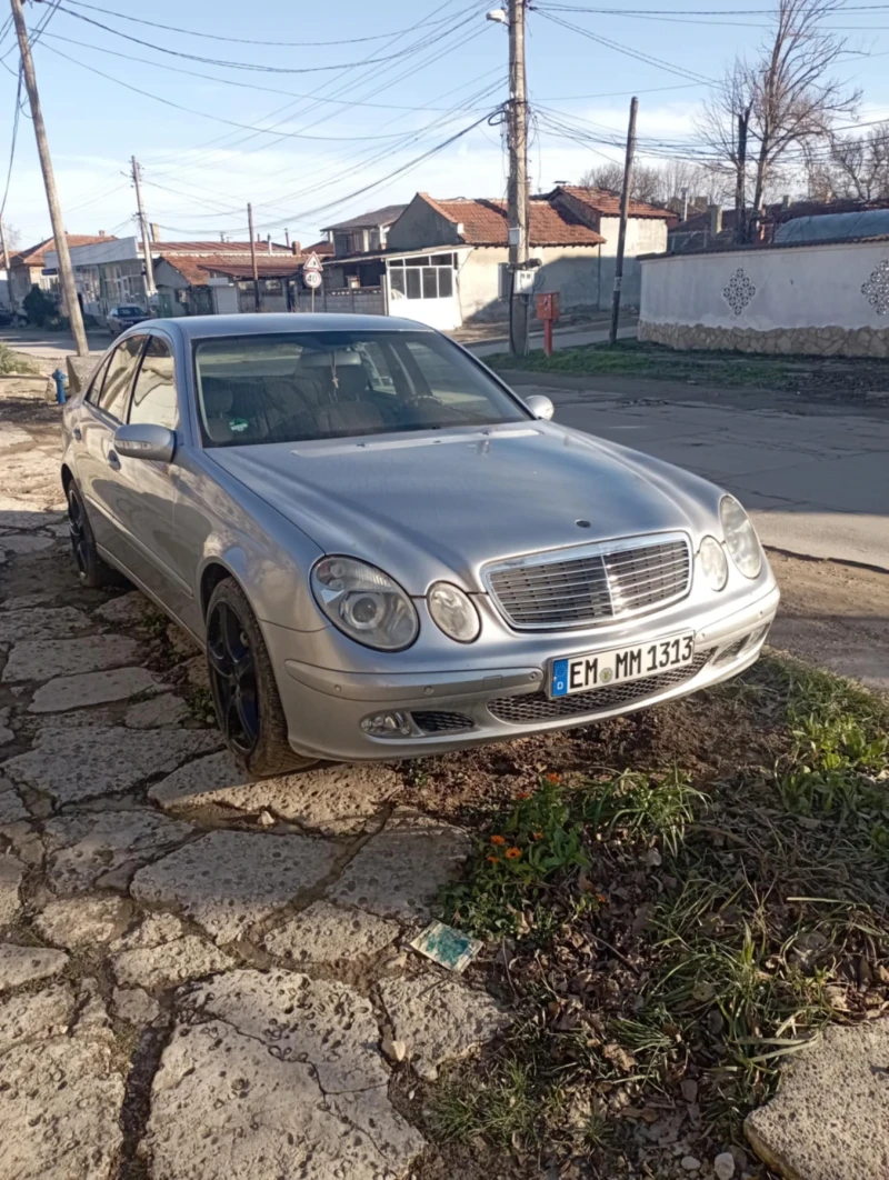 Mercedes-Benz E 240, снимка 1 - Автомобили и джипове - 48636911