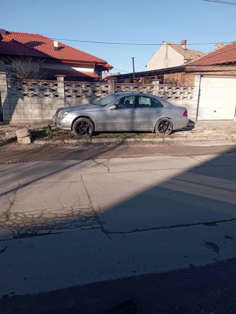 Mercedes-Benz E 240, снимка 2 - Автомобили и джипове - 48636911