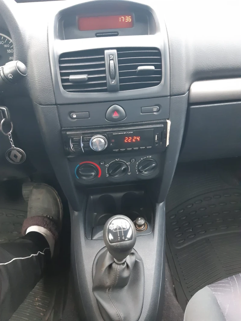 Renault Clio, снимка 4 - Автомобили и джипове - 48669049