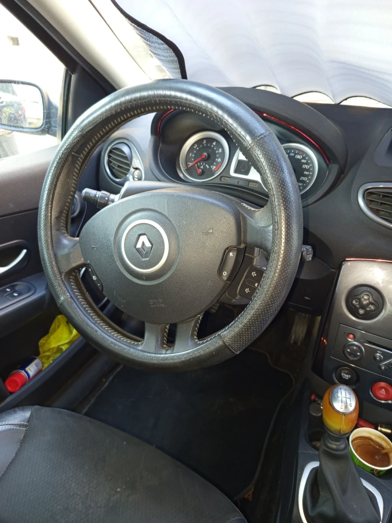 Renault Clio 2.0, снимка 8 - Автомобили и джипове - 52630162