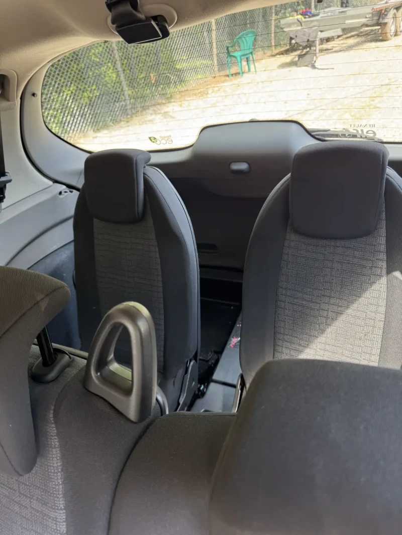 Renault Scenic, снимка 14 - Автомобили и джипове - 51886998